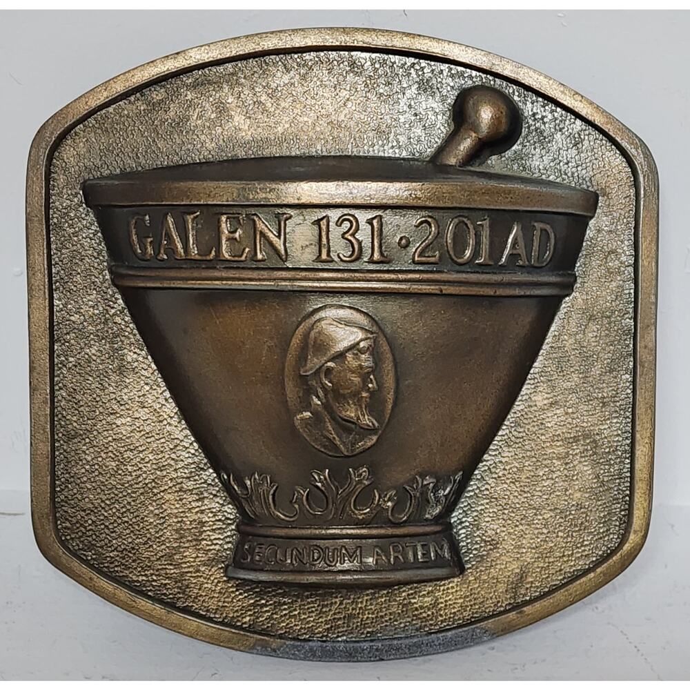 1979 Chlor‑Trimeton Brass Mortar & Pestle Plaque w/ Stand – VTG Pharmacy History